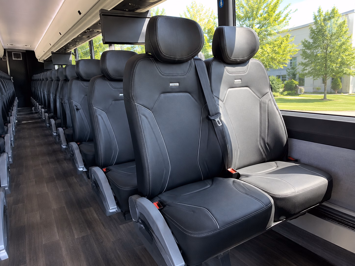 airport shuttle buses for out of town wedding guests at sgf