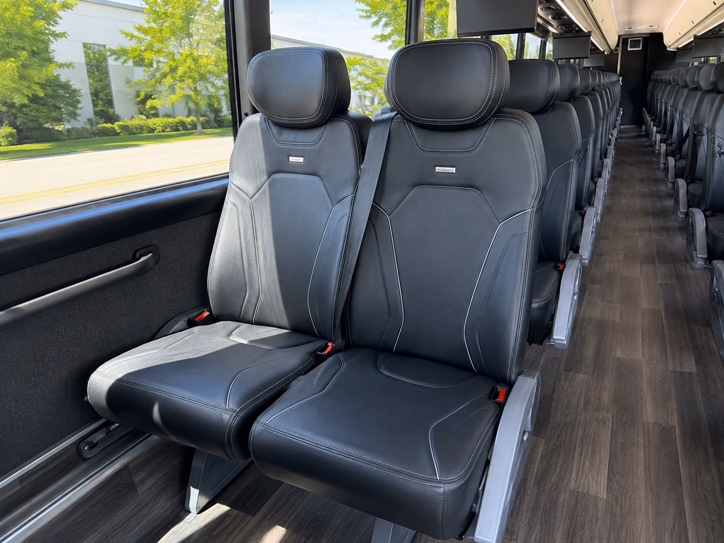 bus rentals to curling vine winery and rogersville tasting rooms