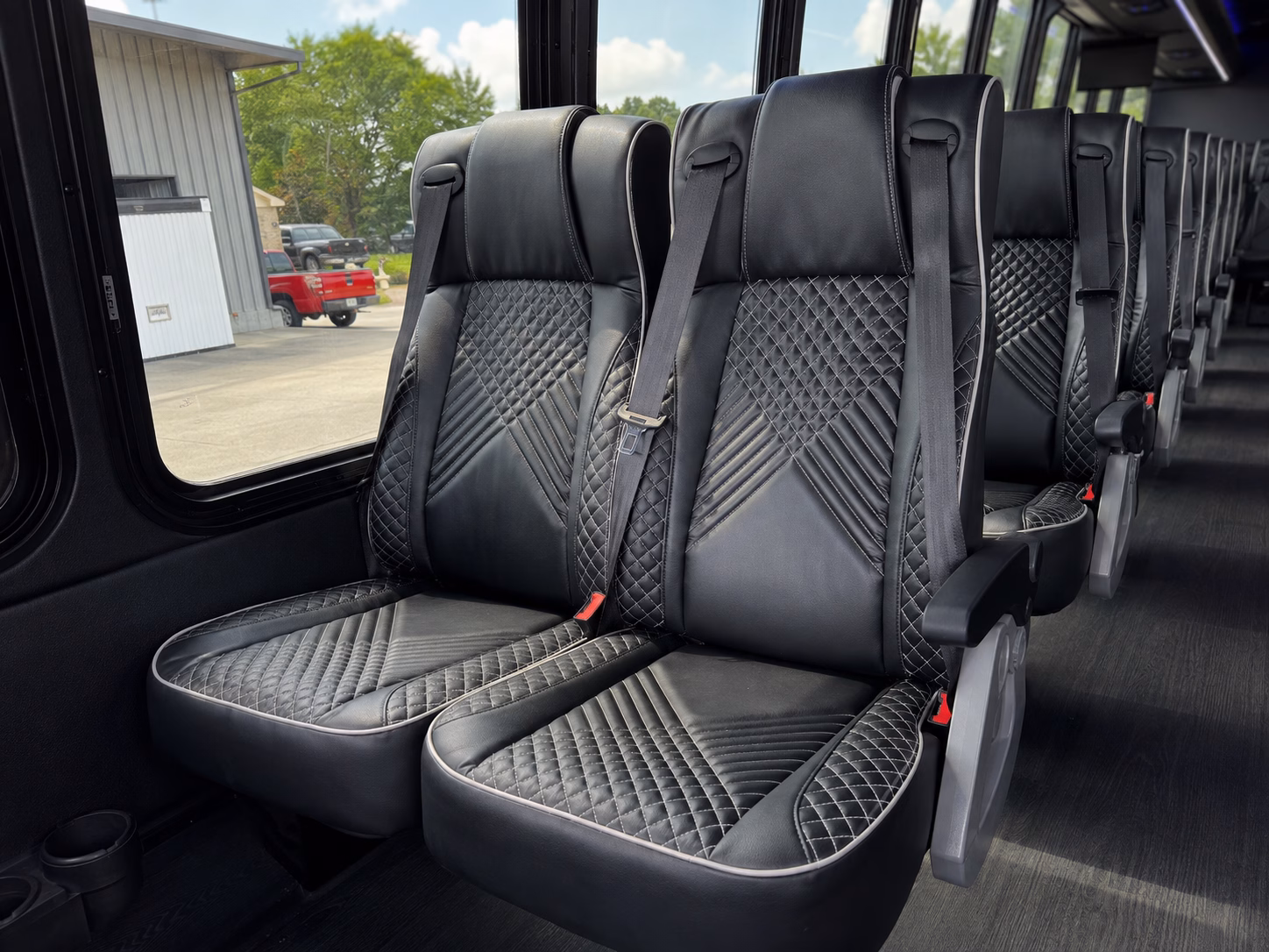 buses to springfield thunderbirds hockey at great southern bank arena
