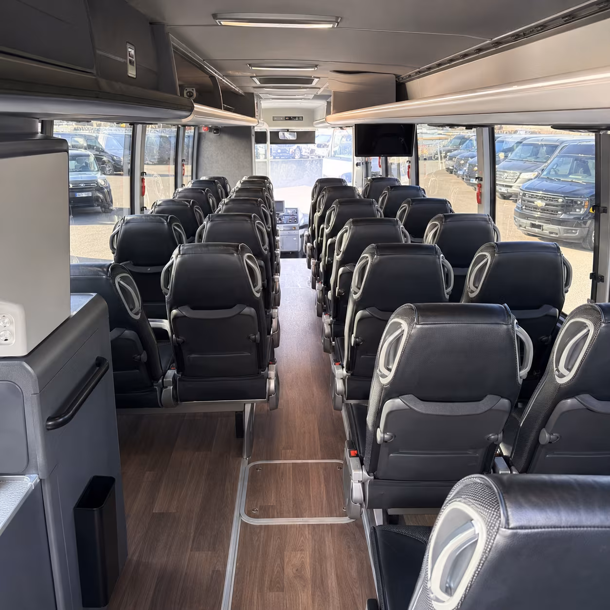 overnight and long haul charter buses from springfield to nashville memphis and chicago