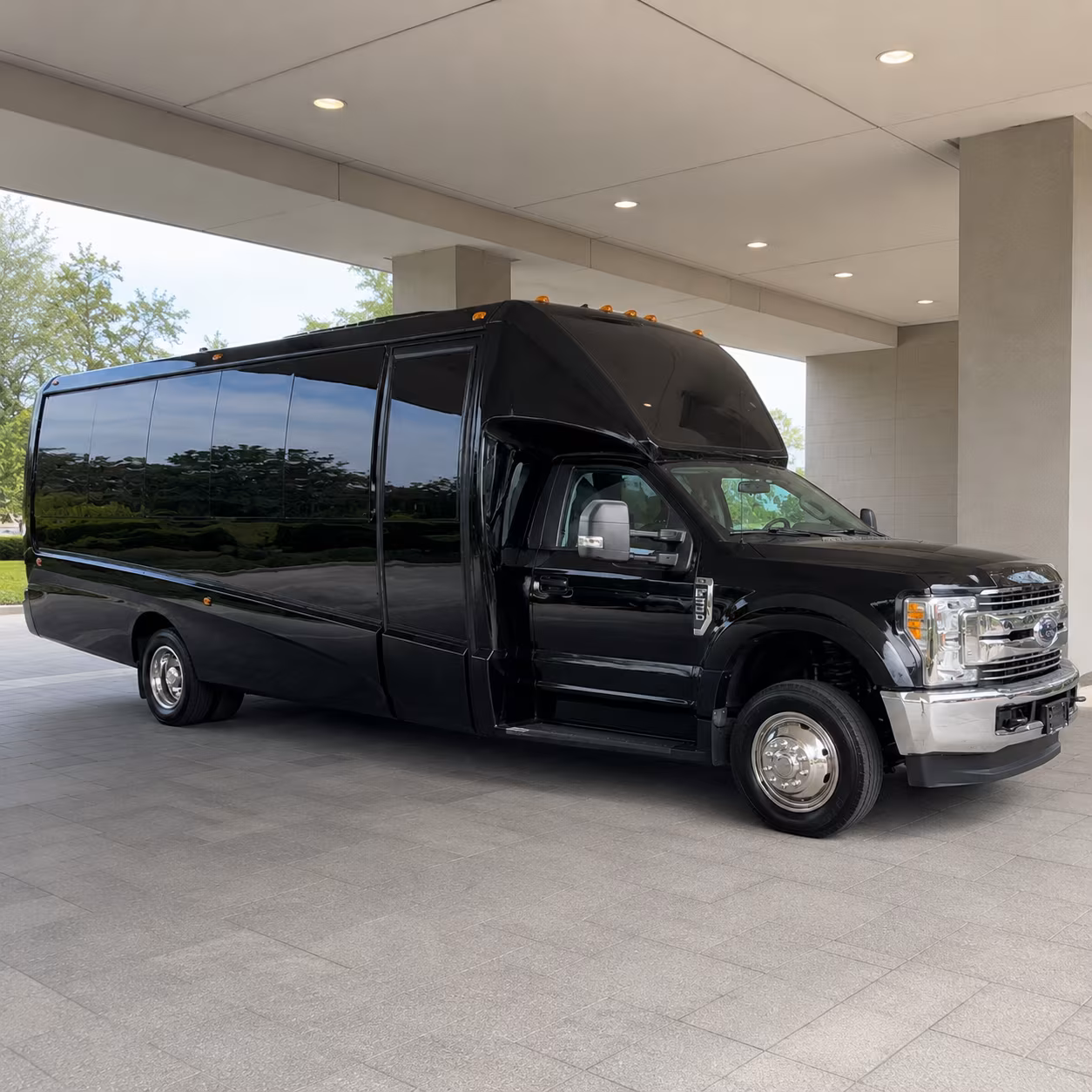 party buses for kickapoo and glendale proms on the south side