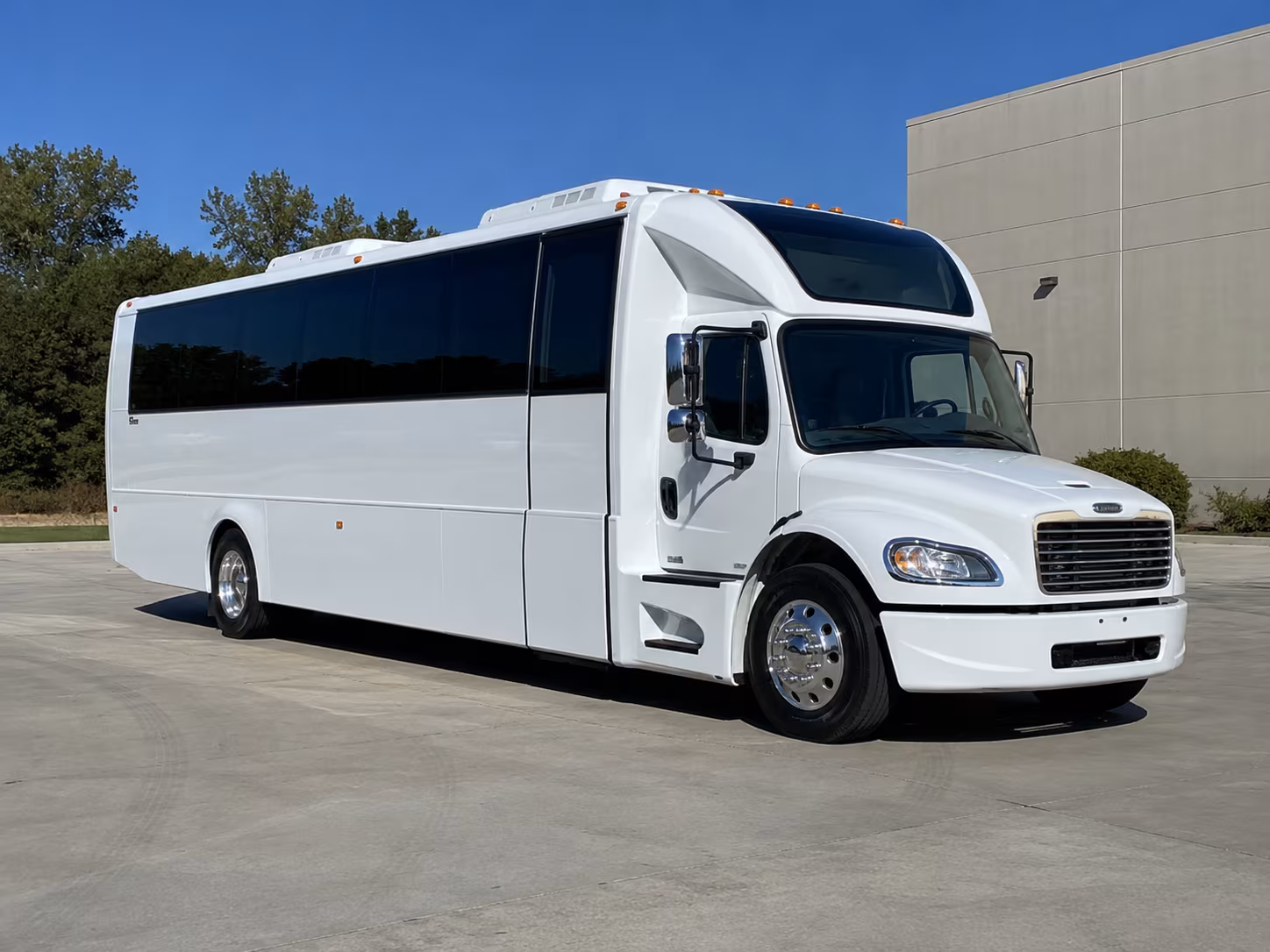 springfield 28 passenger party bus